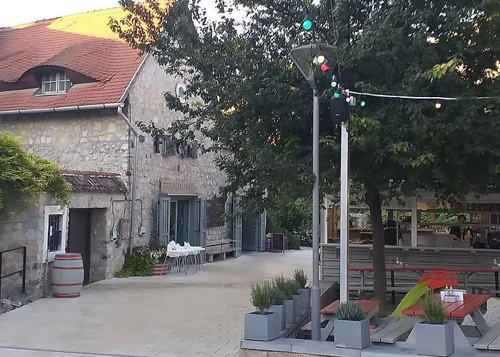 Βίλα Galeria Veszprém